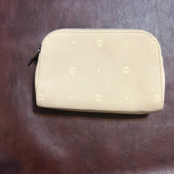 Rare Vintage…MCM Embossed Logo Faux Leather Clutch Cosmetic Pouch Bag Tan - Picture 2 of 11